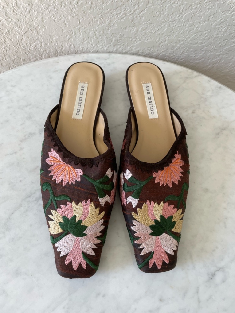 Ann Marino Embroidered Floral Square Toe Mules Brown Tapestry Shoes 7M - Picture 5 of 8